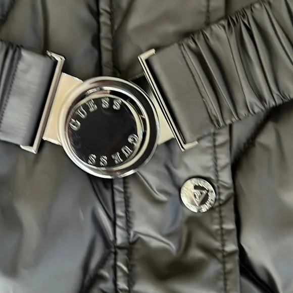 Guess diamond quilted black jacket w belt and hood. - Picture 6 of 9